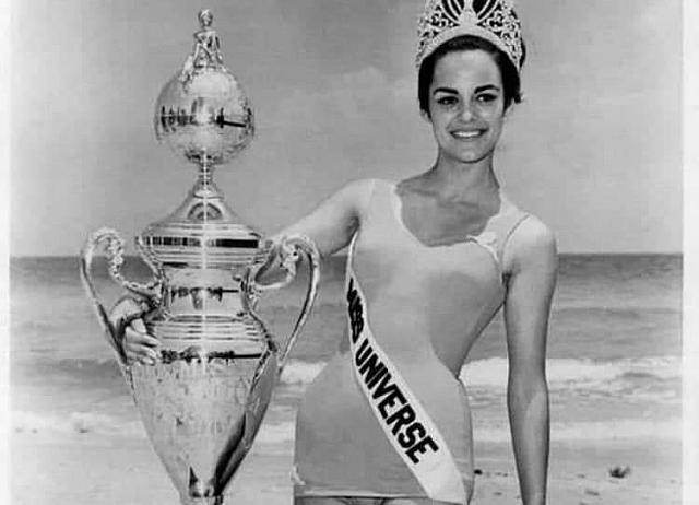 Η Κορίνα Τσοπέη Μις Υφήλιος το 1964