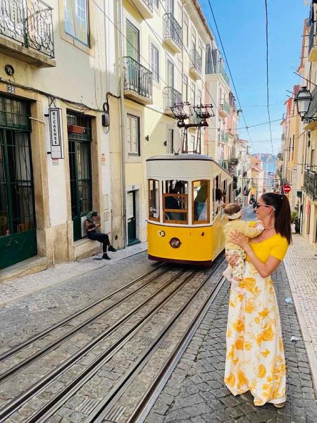 Μωρό ταξιδεύει ανά τον κόσμο