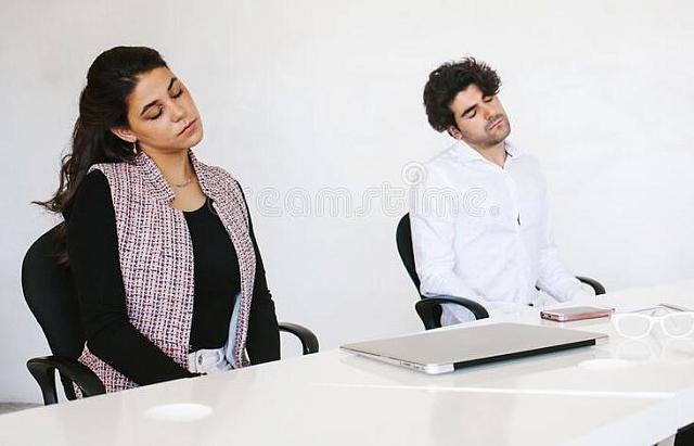 γιογκα στο γραφειο