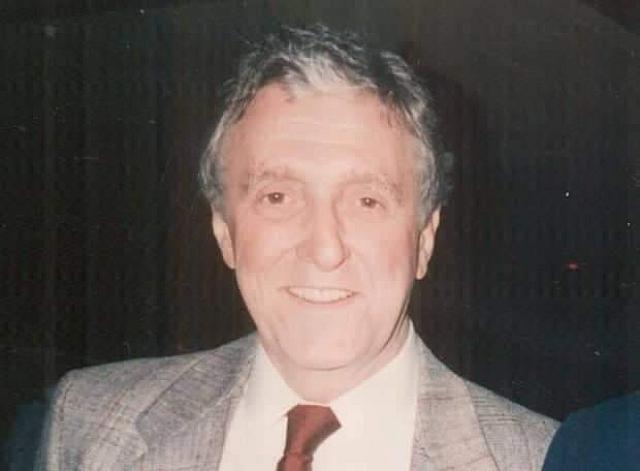 Ο Γουόρεν Μιτόφσκι