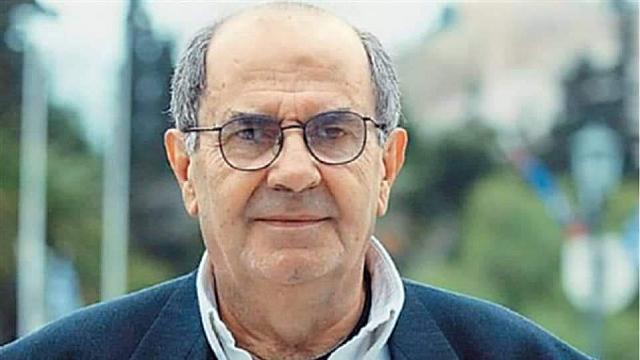 Ο Κώστας Κουτσομύτης