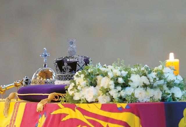 συμβολα Ελισάβετ