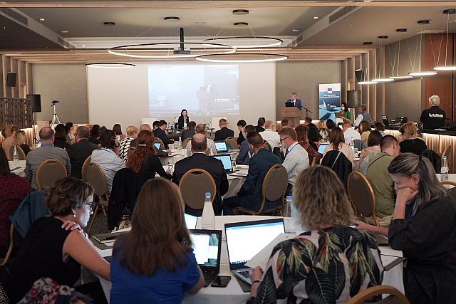 ΓΑΛΑΖΙΑ ΟΙΚΟΝΟΜΙΑ ΣΥΝΕΔΡΙΟ