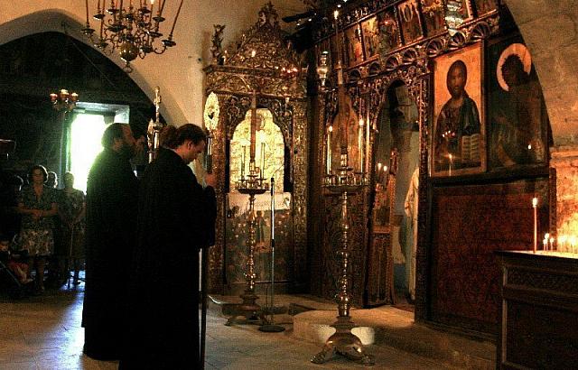 μονη αγιου ιωαννη λαμπαδιστη κύπρος