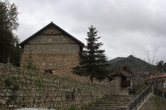 μονη αγιου ιωαννη λαμπαδιστη κύπρος