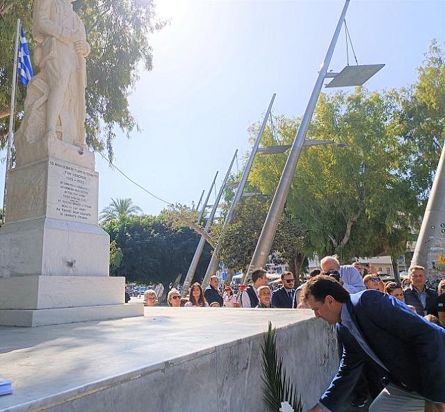 κατάθεση στεφάνων ηράκλειο