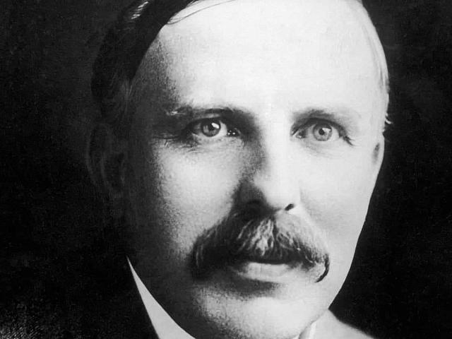 Ο Έρνεστ Ράδερφορντ