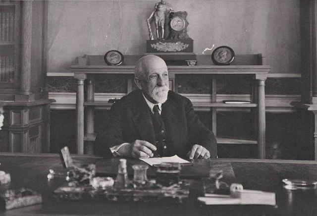 Ο Δημήτριος Καμπούρογλου