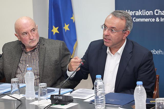 Σταϊκούρας - Ηράκλειο: Την επιχειρηματικότητα αυτή η κυβέρνηση μπορεί να την κοιτάει στα μάτια