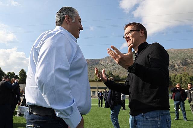 Μπούσης - Νταμπράουσκας