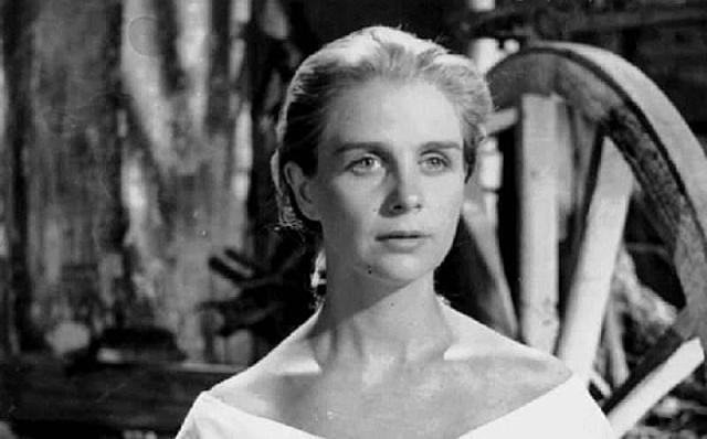 Η Αντιγόνη Βαλάκου