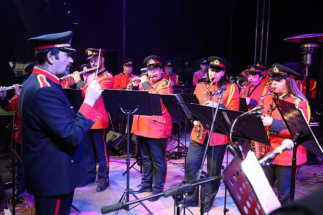 Ηράκλειο: Εντυπωσιακές εκδηλώσεις και φωταγώγηση του Χριστουγεννιάτικου δέντρου