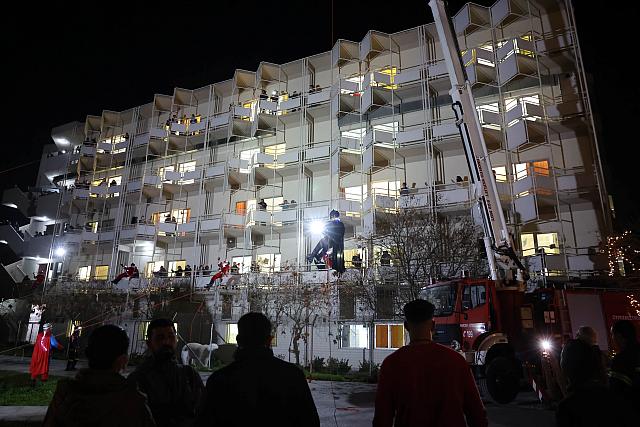 Οι Ιπτάμενοι Αγιοβασίληδες σκόρπισαν χαμόγελα και έδωσαν δώρα σε παιδιά που νοσηλεύονται