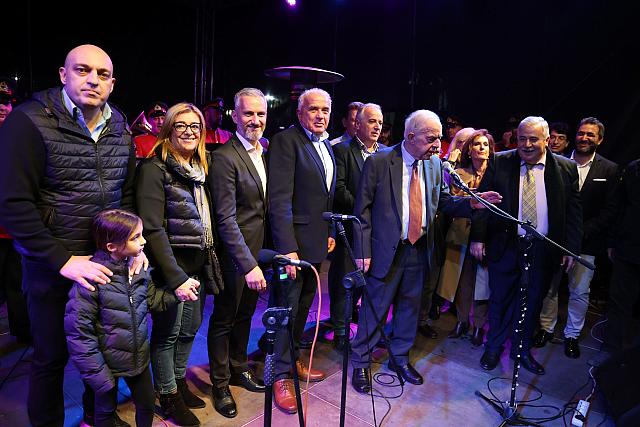 Ηράκλειο: Εντυπωσιακές εκδηλώσεις και φωταγώγηση του Χριστουγεννιάτικου δέντρου