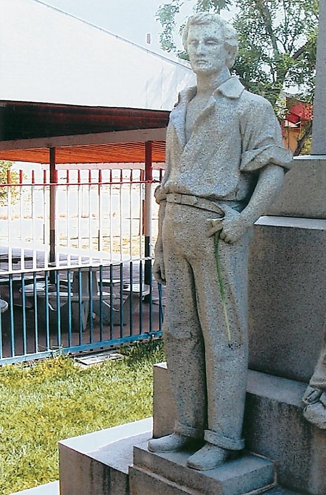 Το μνημείο του Λούη Τίκα στο Τρινιτάν 