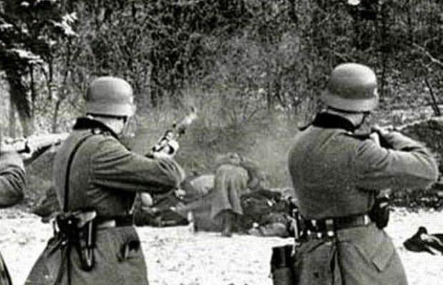 Σαν σήμερα το 1943 οι Ναζί κατακτητές εκτέλεσαν τους 1.101 άνδρες των Καλαβρύτων