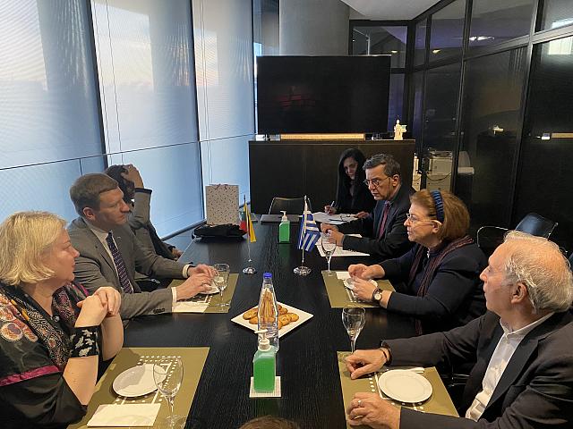 μενδωνη συναντηση εργασιας