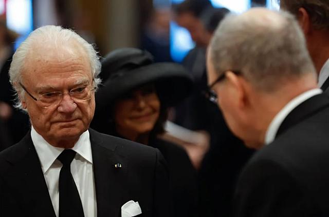 κηδεία τέως