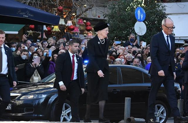 κηδεία τέως