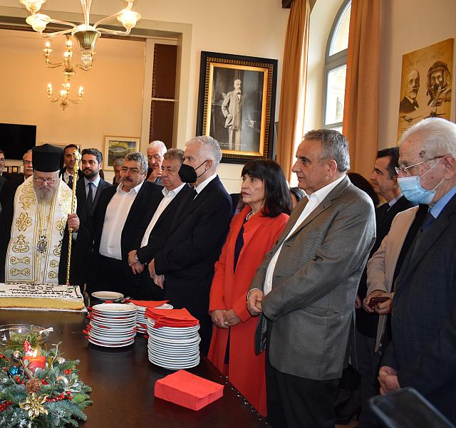 Χανιά: Παρουσία Αρναουτάκη η κοπή της Πρωτοχρονιάτικης Πίτας στην Περιφερειακή Ενότητα