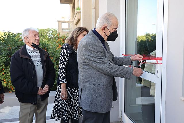 Λαμπρινος εγκαινια κεντρου ηλικιωμένων