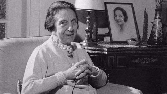 Δόρα Στράτου