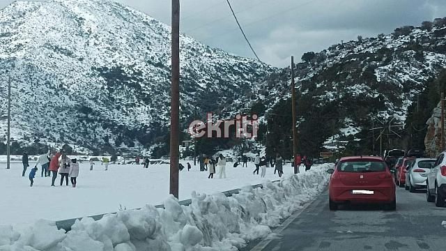 οροπέδιο χιόνια αυτοκίνητα