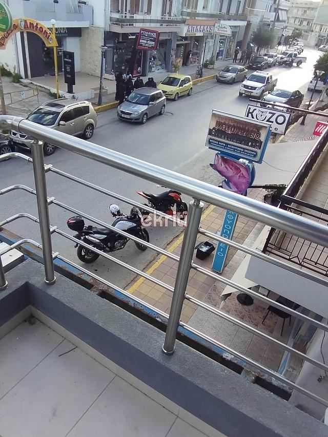 Έπεσαν πυροβολισμοί σε κεντρικό πολυσύχναστο δρόμο