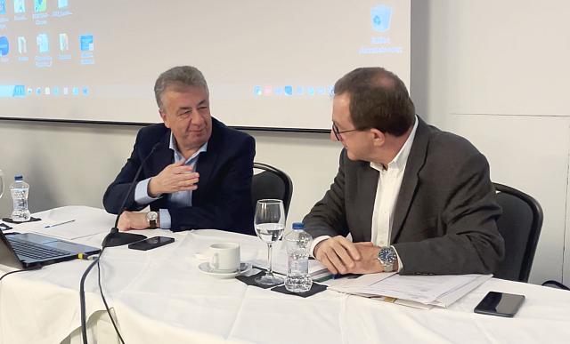 αρναουτακης