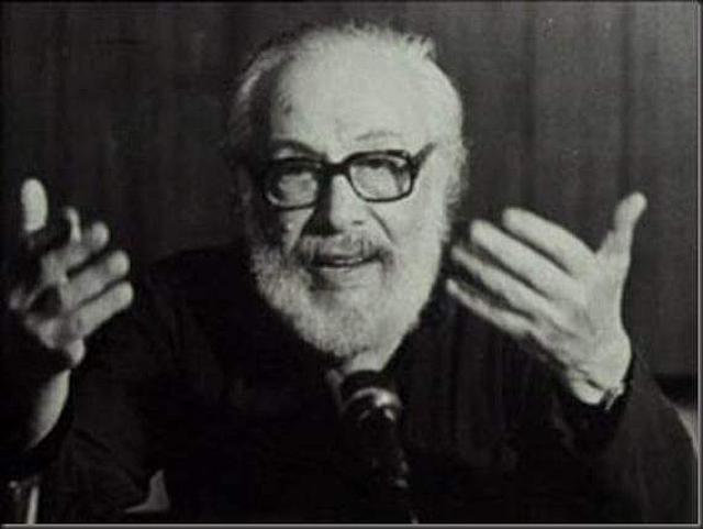 Ο Κάρολος Κουν