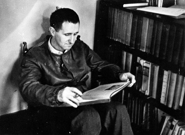 Ο Μπέρτολτ Μπρεχτ