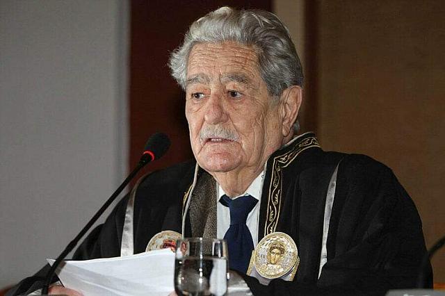 Ο Κώστας Αξελός