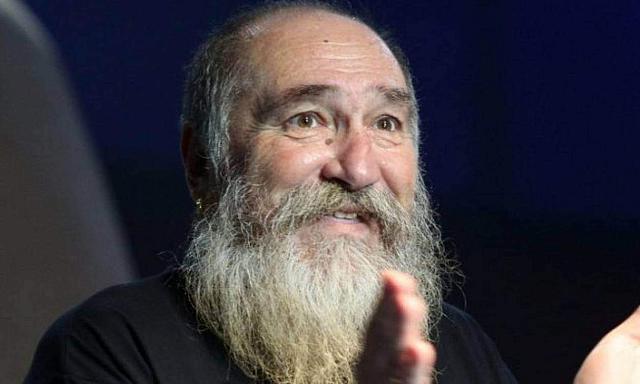 Ο Τζίμης Πανούσης