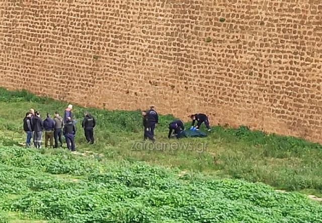 νεκρός δυτική τάφρος