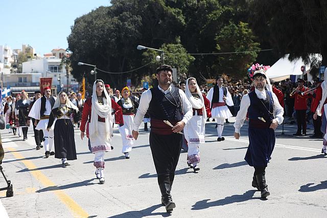 παρέλαση ηράκλειο 25η μαρτίου