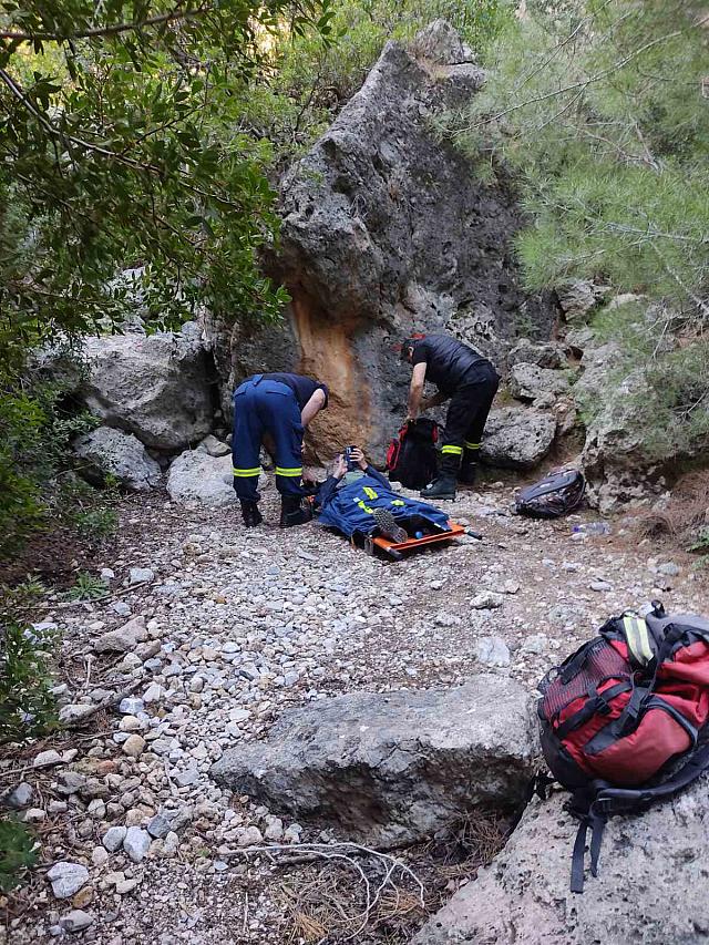 Κρήτη: Έκανε πεζοπορία και τραυματίστηκε