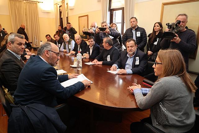 σεισμόπληκτοι αποκεντρωμένη