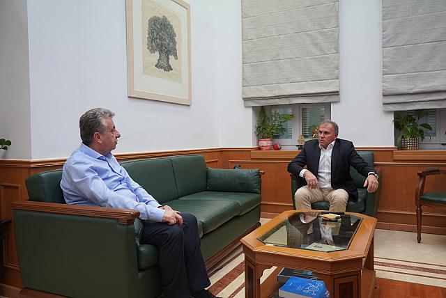 αρναουτακης  καλαντζακης