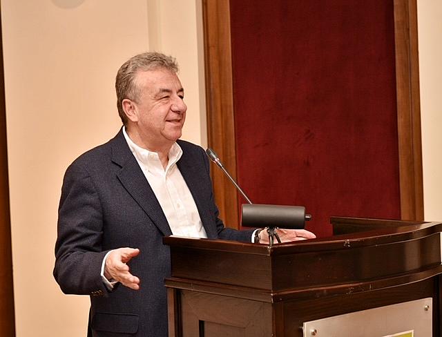 Σταύρος Αρναουτάκης