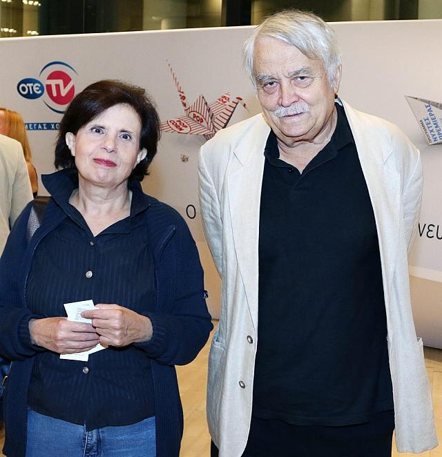 λάκης παπαστάθης