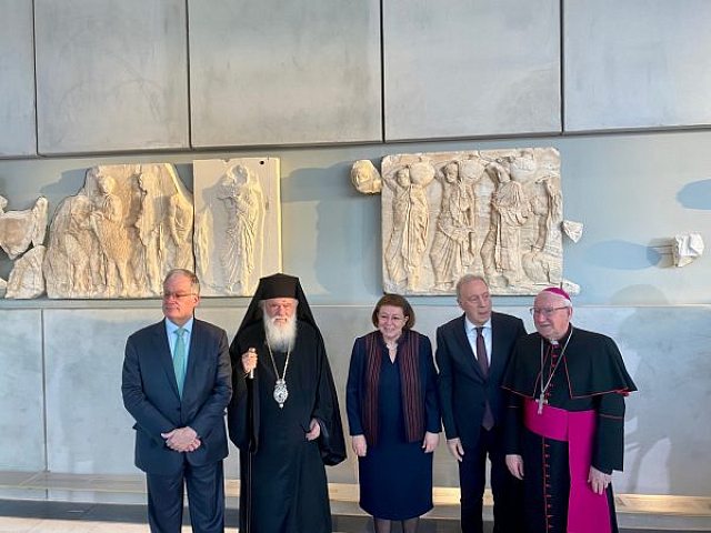  στο Μουσείο της Ακρόπολης τα θραύσματα του Παρθενώνα