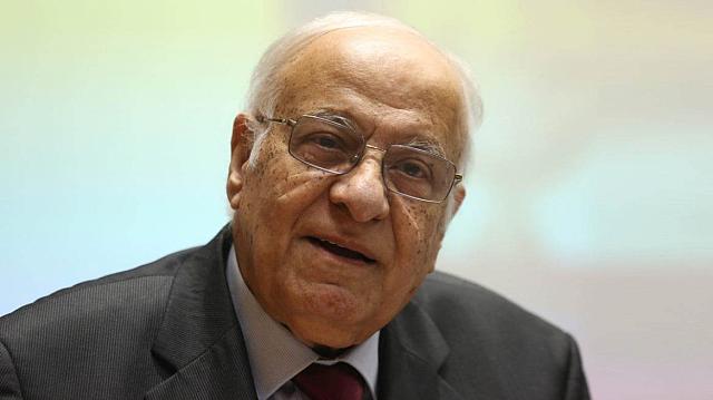 Ο Διονύσης Σιμόπουλος