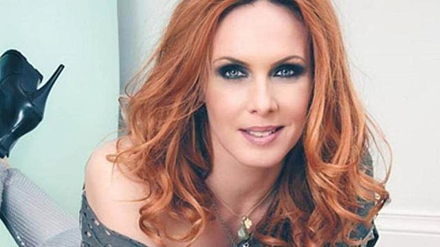 Η Εβελίνα Παπούλια