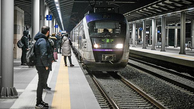 τρένα - δρομολόγια