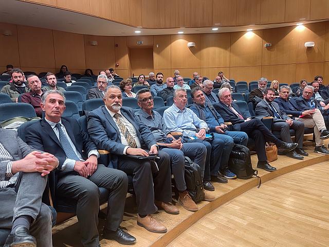 καινοτομώ περιφέρεια