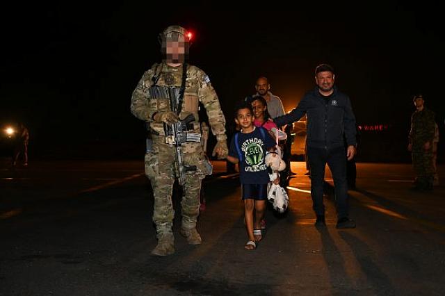 Σουδάν: Οι πρώτες εικόνες από τον απεγκλωβισμό των Ελλήνων