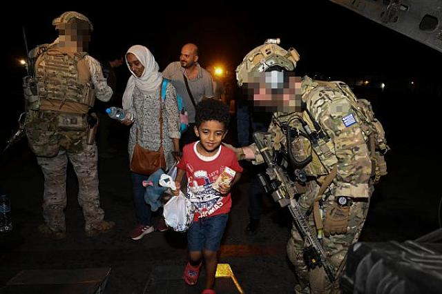 Σουδάν: Οι πρώτες εικόνες από τον απεγκλωβισμό των Ελλήνων