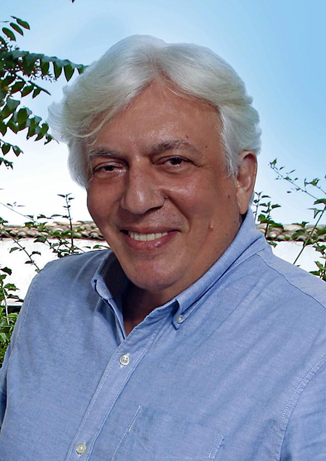 μανόλης μανούσος