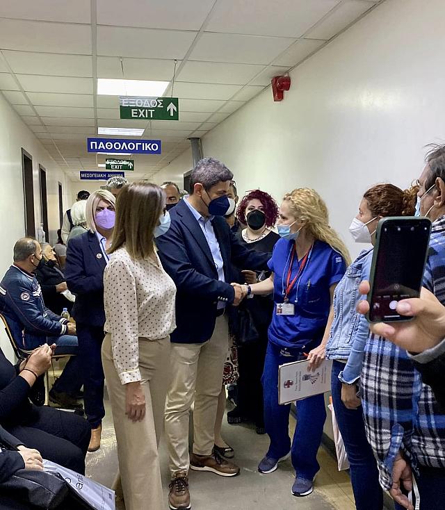 Το Βενιζέλειο Νοσοκομείο επισκέφθηκε ο Λευτέρης Αυγενάκης