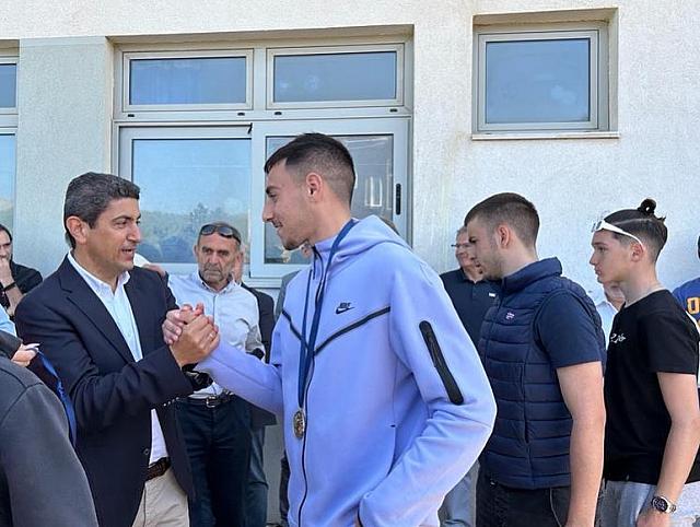 αυγενακης γελ γαζιου